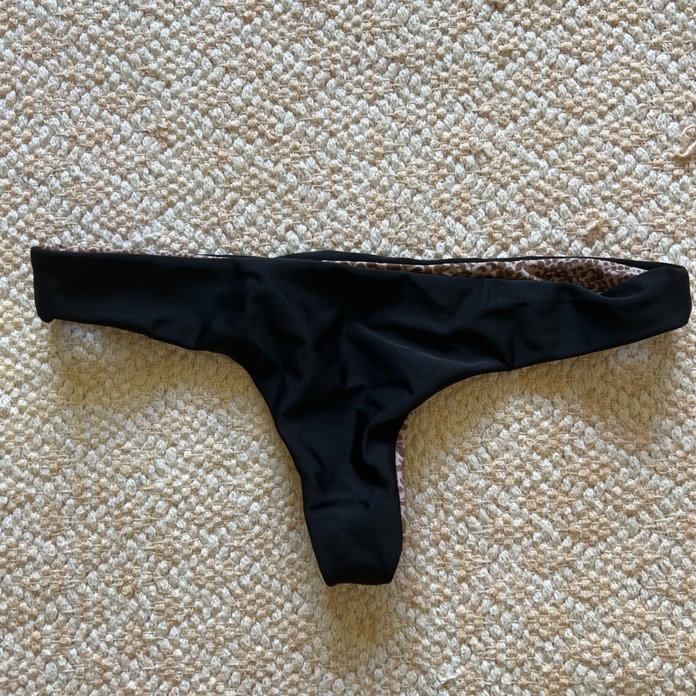 Acacia hookipa bottom in black size small
